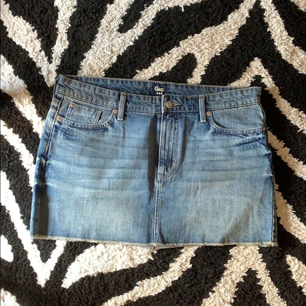 GAP DENIM Mini Skirt. Size 10. EUC.